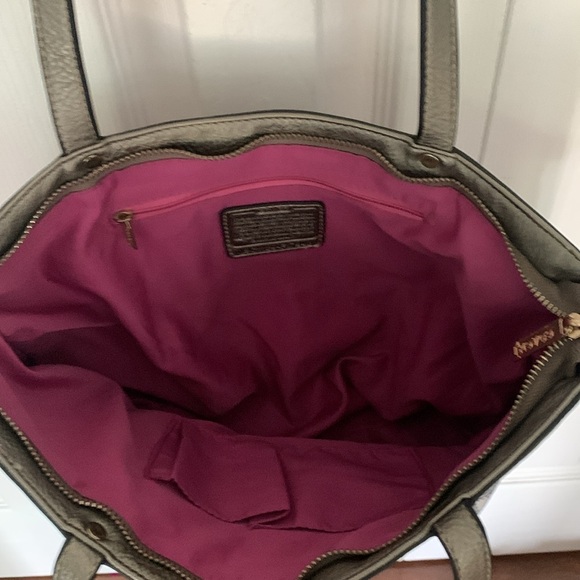 Coach Poppy purse - Picture 2 of 2